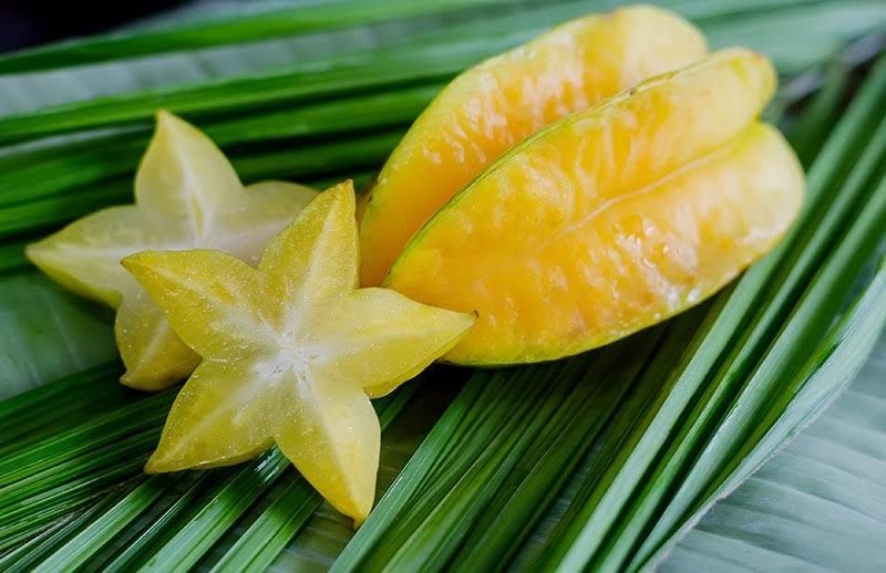 Succulent starfruit with soothing aloe. Experience notes of Sicilian bergamot, hibiscus, white kumquat, sandalwood, sea moss, and driftwood.
